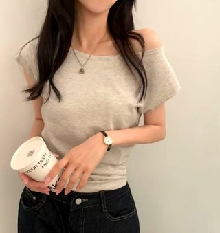 灰色