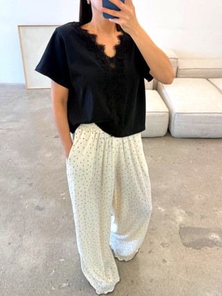 黑色