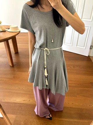 灰色