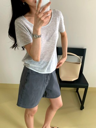 灰色