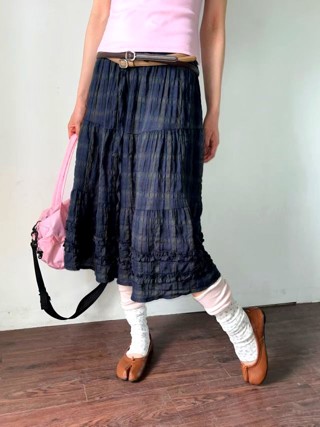 深蓝色