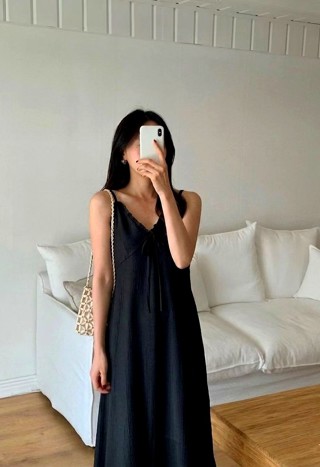 黑色