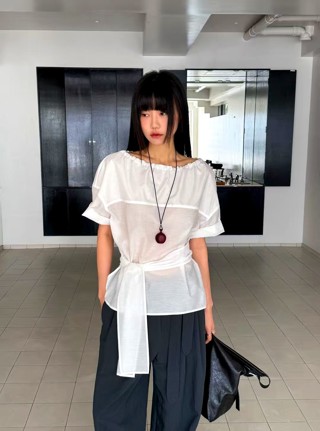 白色