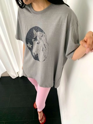 灰色