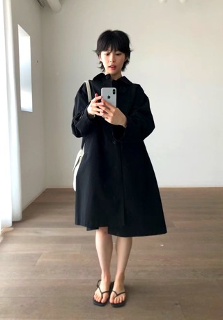 黑色