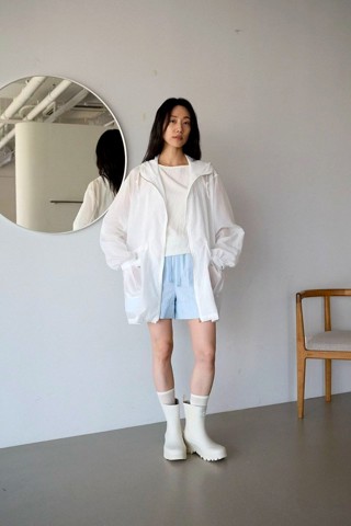 白色