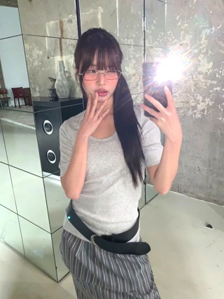 灰色