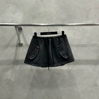 灰色