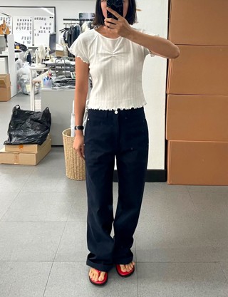 黑色