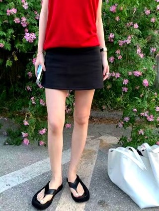 黑色
