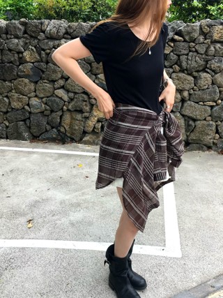 黑色