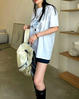 灰色