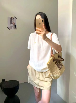 白色