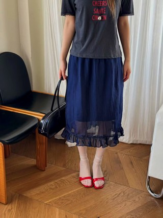深蓝色