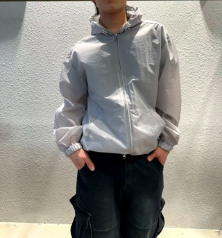 灰色