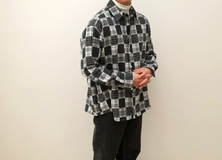 黑色