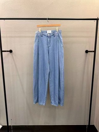 蓝色