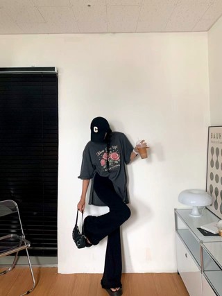 灰色