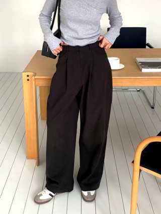 黑色