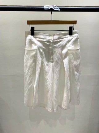 白色