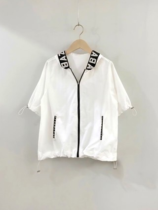 白色