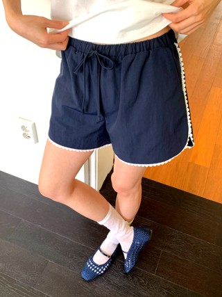 深蓝色