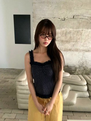 深蓝色