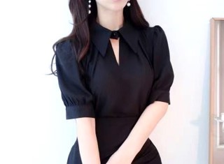 黑色