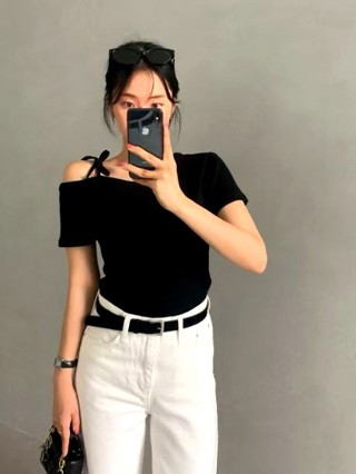黑色