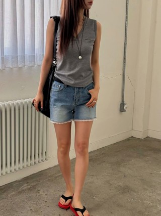 灰色