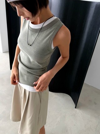 灰色