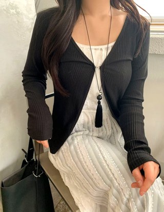 黑色