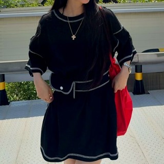 黑色