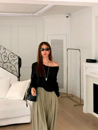 黑色