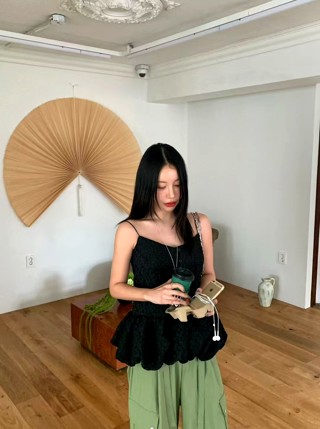 黑色