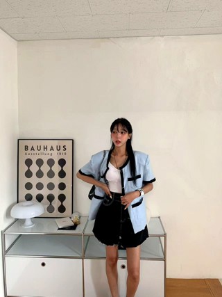 黑色
