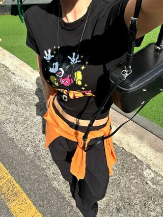 黑色