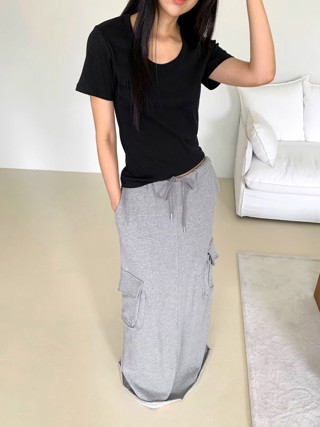 黑色