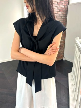 黑色