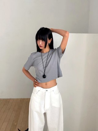 灰色