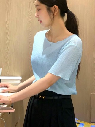 蓝色