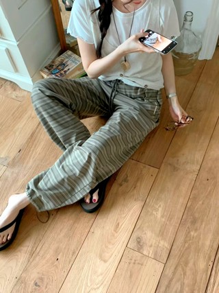 灰色