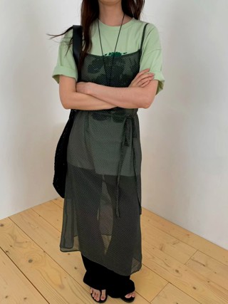黑色
