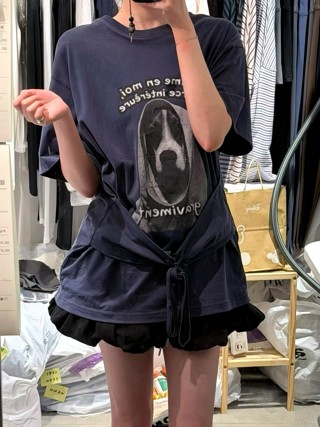 深蓝色
