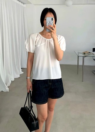 白色