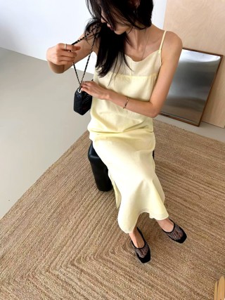 黄色