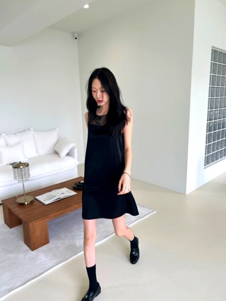 黑色