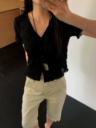 黑色