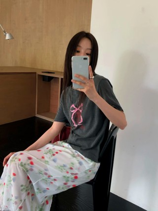 灰色