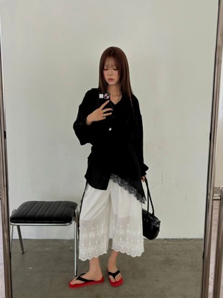 黑色